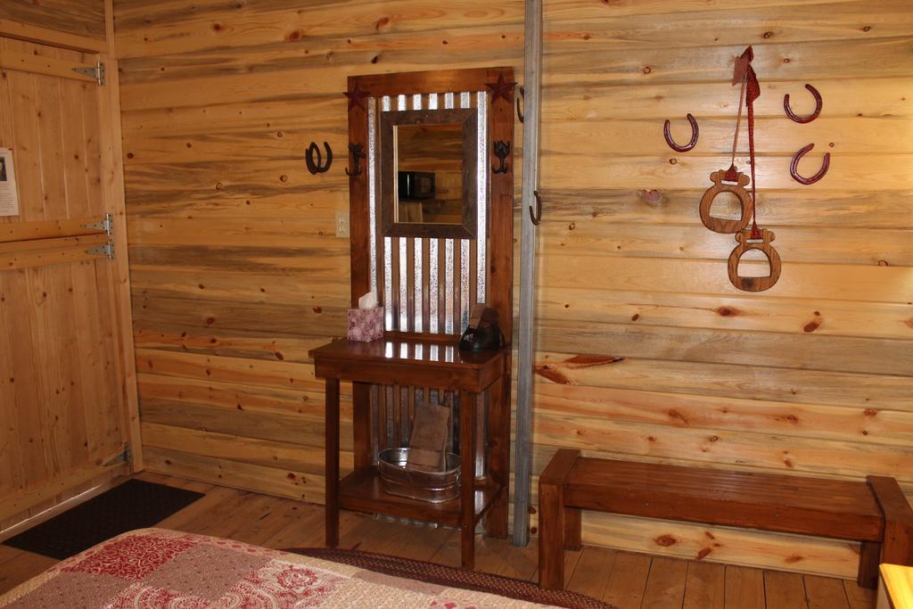 Silver Cabin In The Western Barn Monticello Luaran gambar